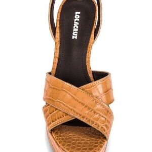 NWOT Never Worn Lola Cruz Women's Tan Croc-Embossed Sandals